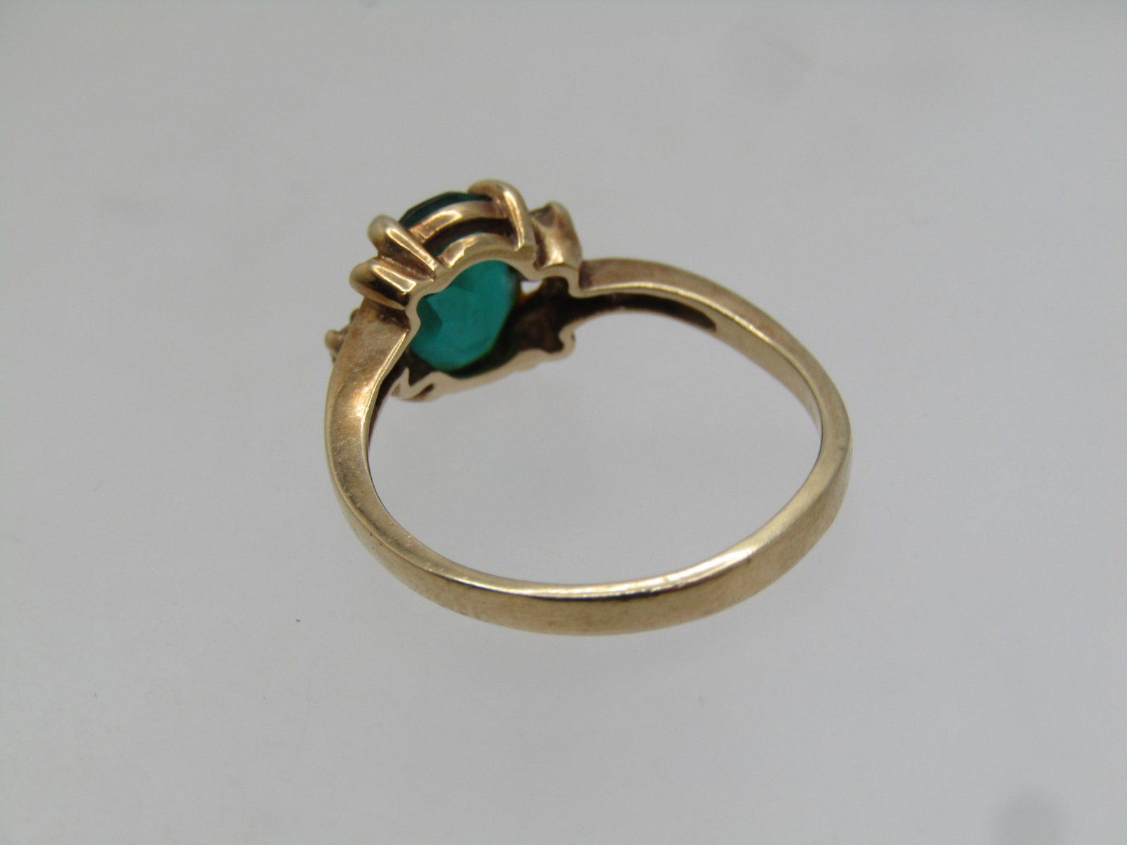 Vintage 10kt Simulated Emerald Ring, Sz. 7, White Topaz, 1950's-1960's, May Birthstone. - 4