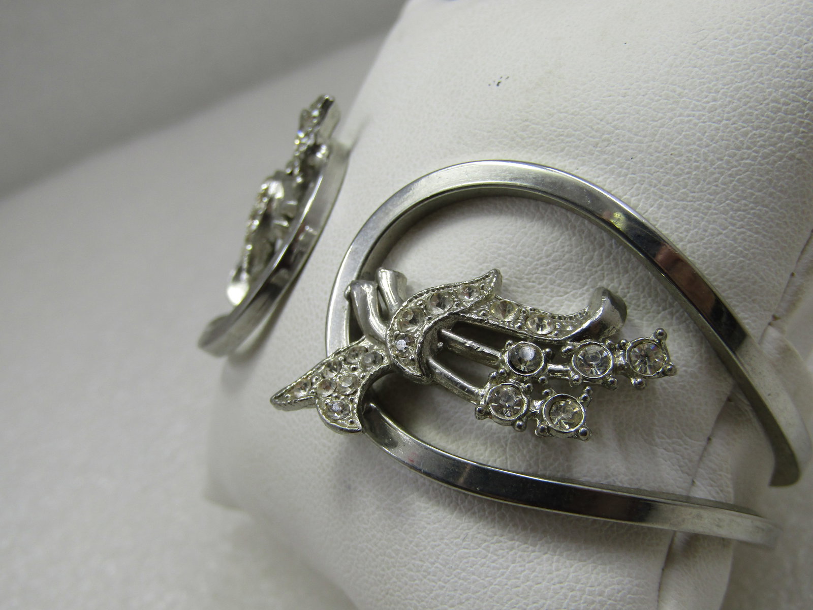 Vintage Rhinestone Hinged Clamper Bracelet, 6.5", Art Deco Accents. - 2