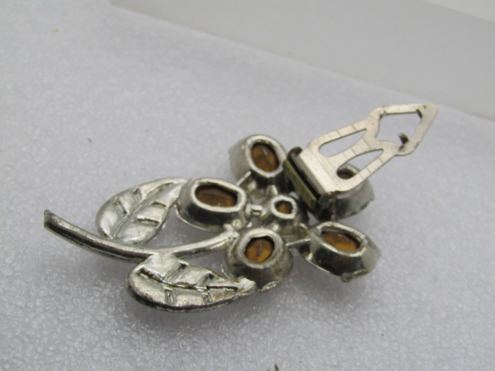 Vintage Pair of Rhinestone Floral Dress Clips, 1940's - 4