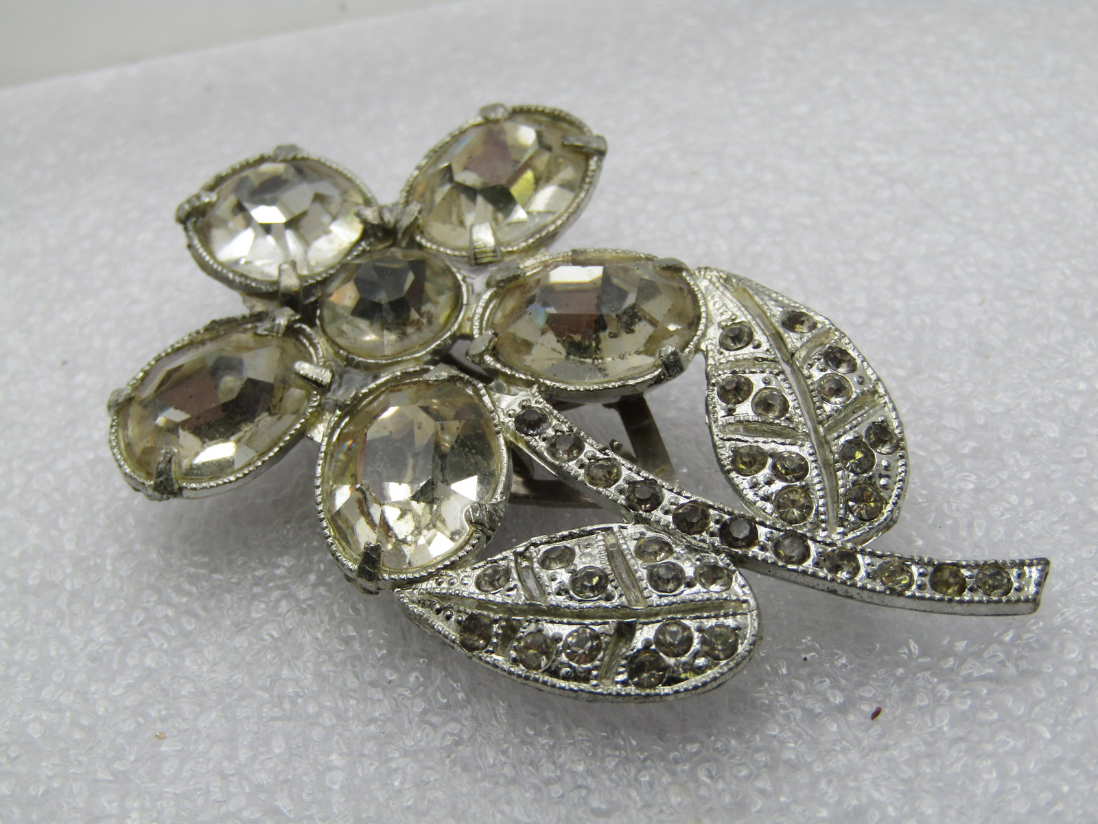 Vintage Pair of Rhinestone Floral Dress Clips, 1940's - 5