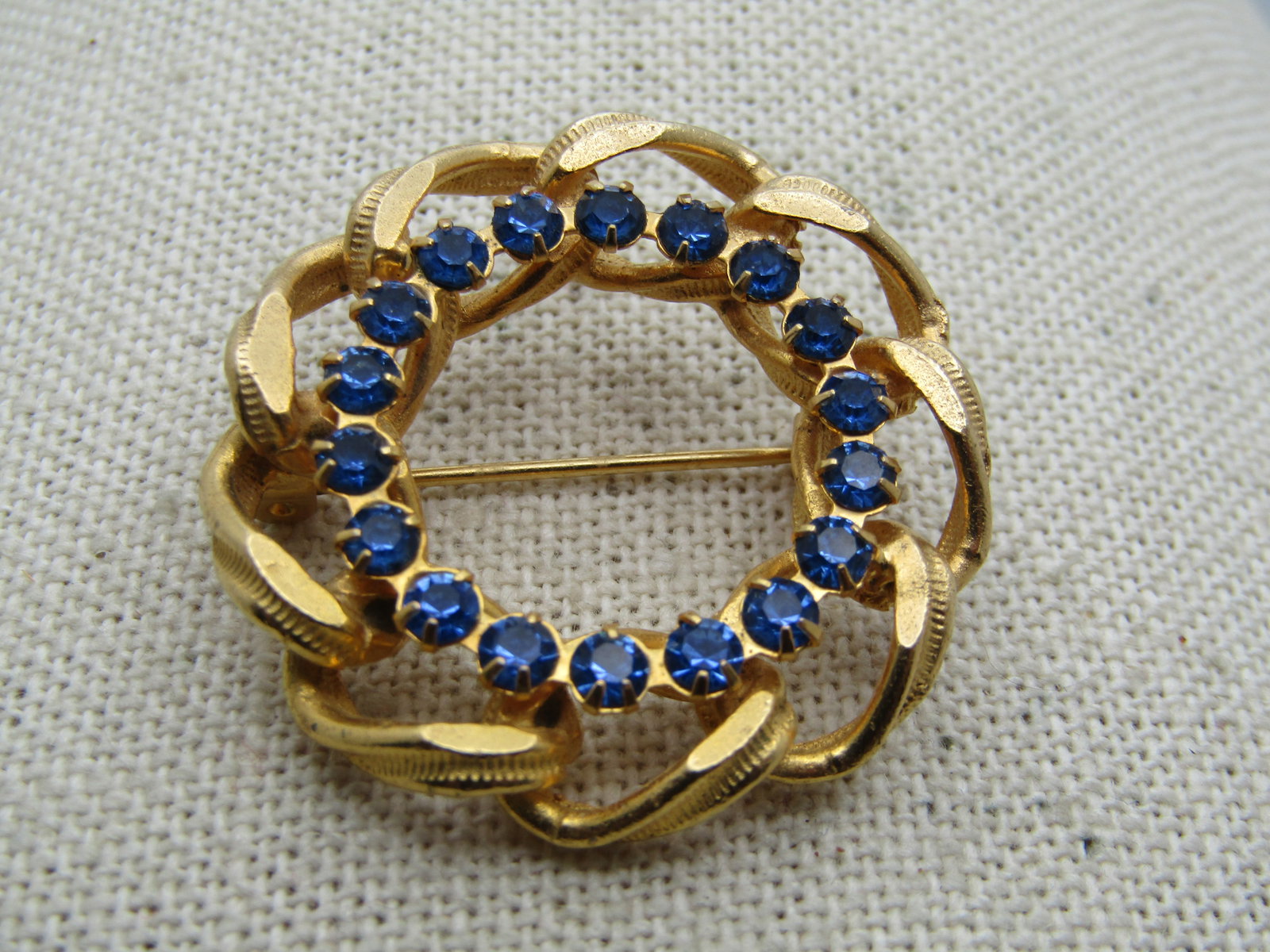 Vintage Blue Rhinestone Circle Brooch, 1960's-1970's. - 2