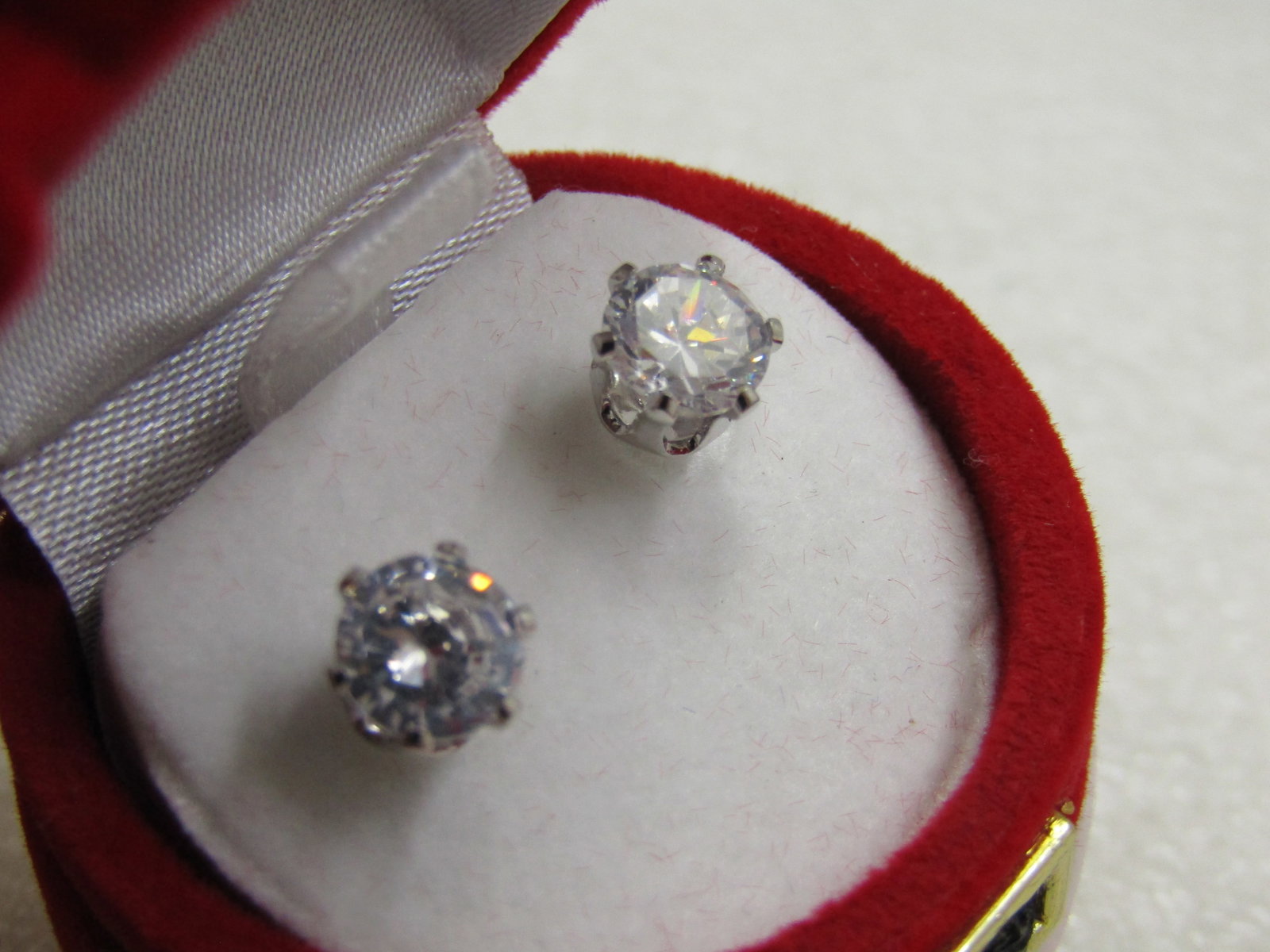 Avon Clear CZ Stud Pierced Earrings, 6mm in Santa Hinged Box - 3