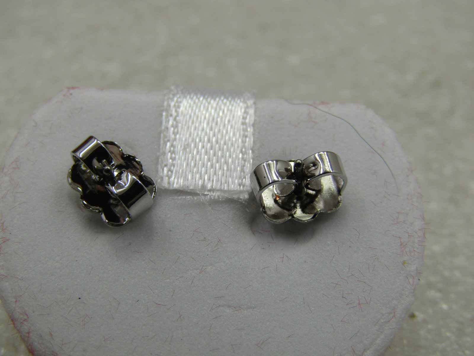 Avon Clear CZ Stud Pierced Earrings, 6mm in Santa Hinged Box - 7