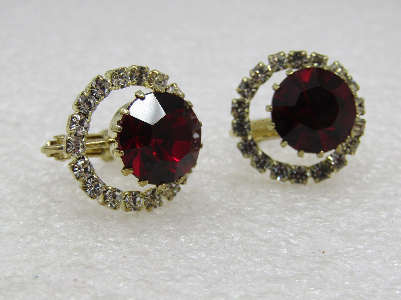 Vintage Red Clear Rhinestone Earrings, Hinged Screwback - 4