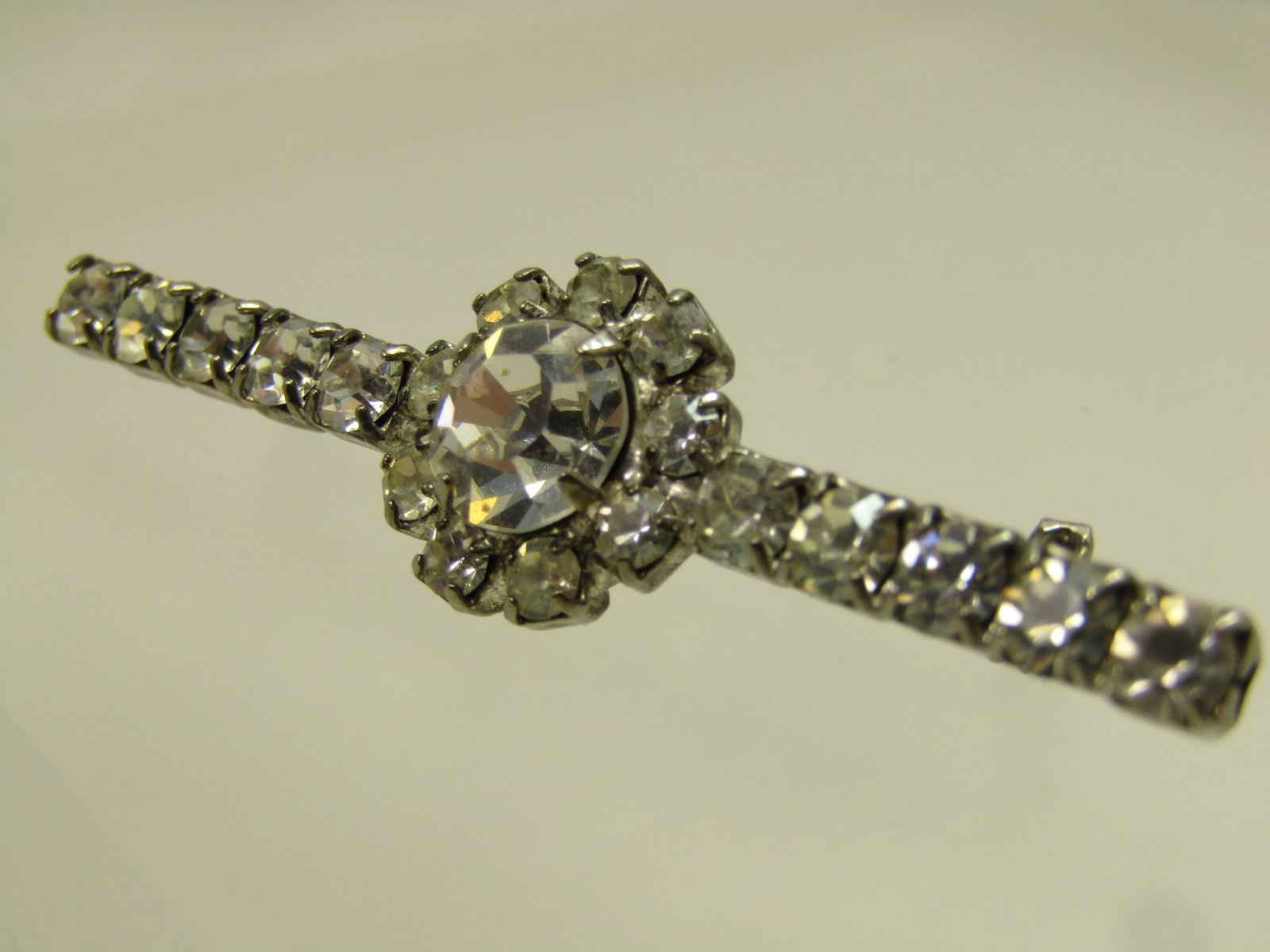 Vintage Clear Rhinestone Bar Brooch, Mid-Century - 5