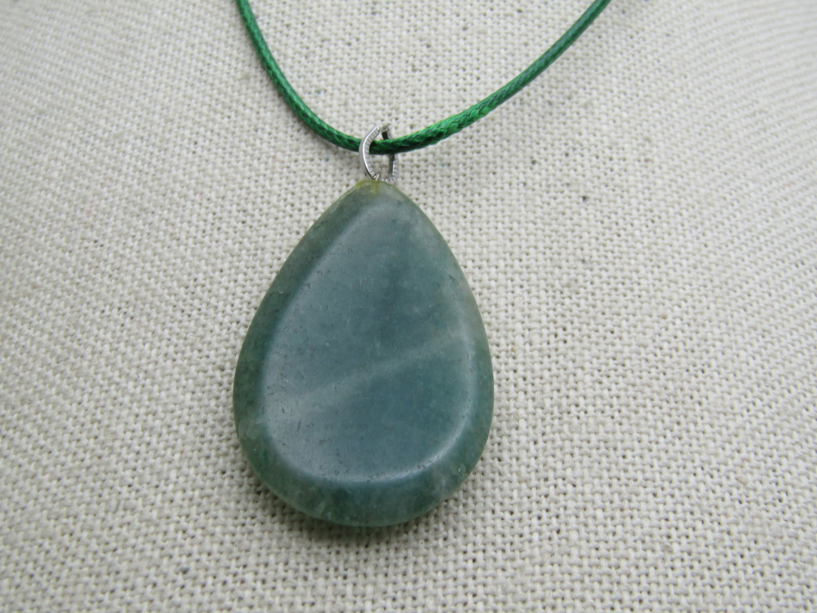 Vintage Green Jadeite Necklace, 16"-18", Teardrop. 1980's-1990's - 2