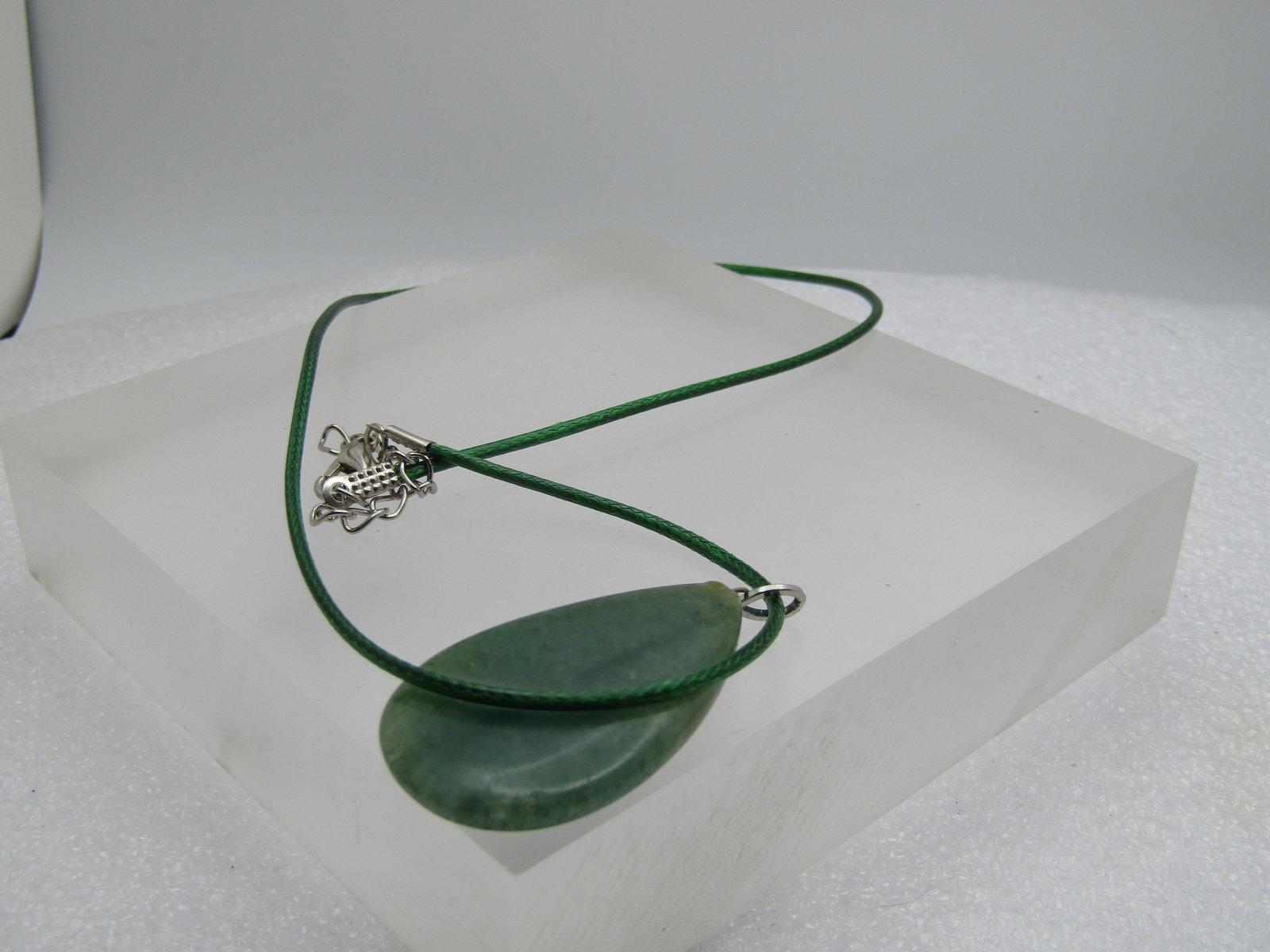 Vintage Green Jadeite Necklace, 16"-18", Teardrop. 1980's-1990's - 4