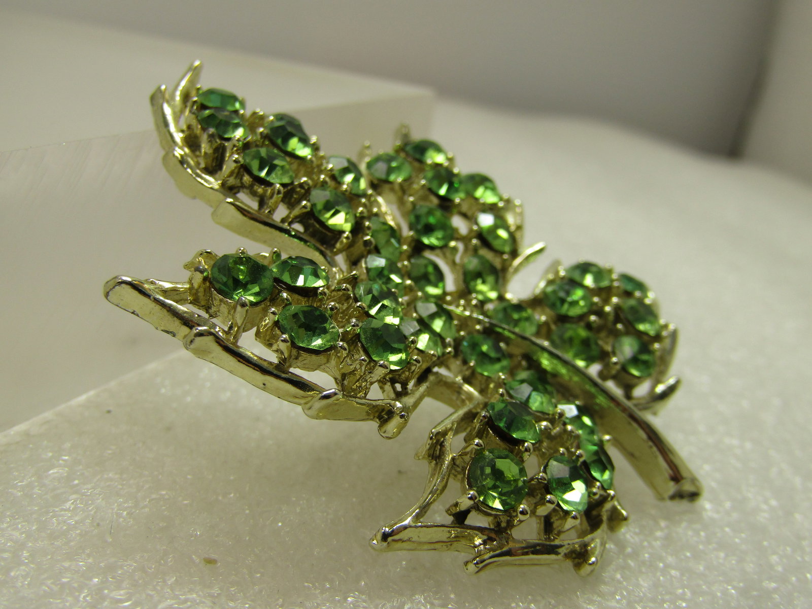 Vintage Green Rhinestone Leaf Brooch, 1960's - 3