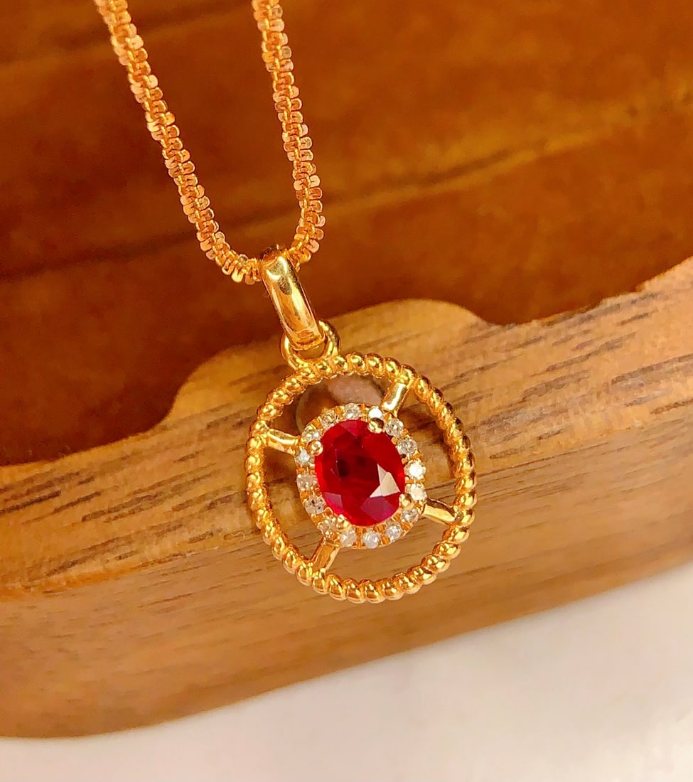 18K gold ruby pendant (1 of 5)