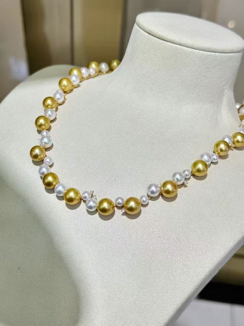 18K Gold Akoya Pearl Diamond Necklace - 4