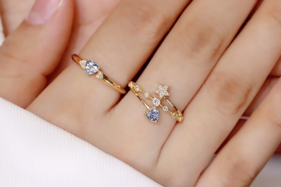 18K Gold Aquamarine and Diamond Ring - 9