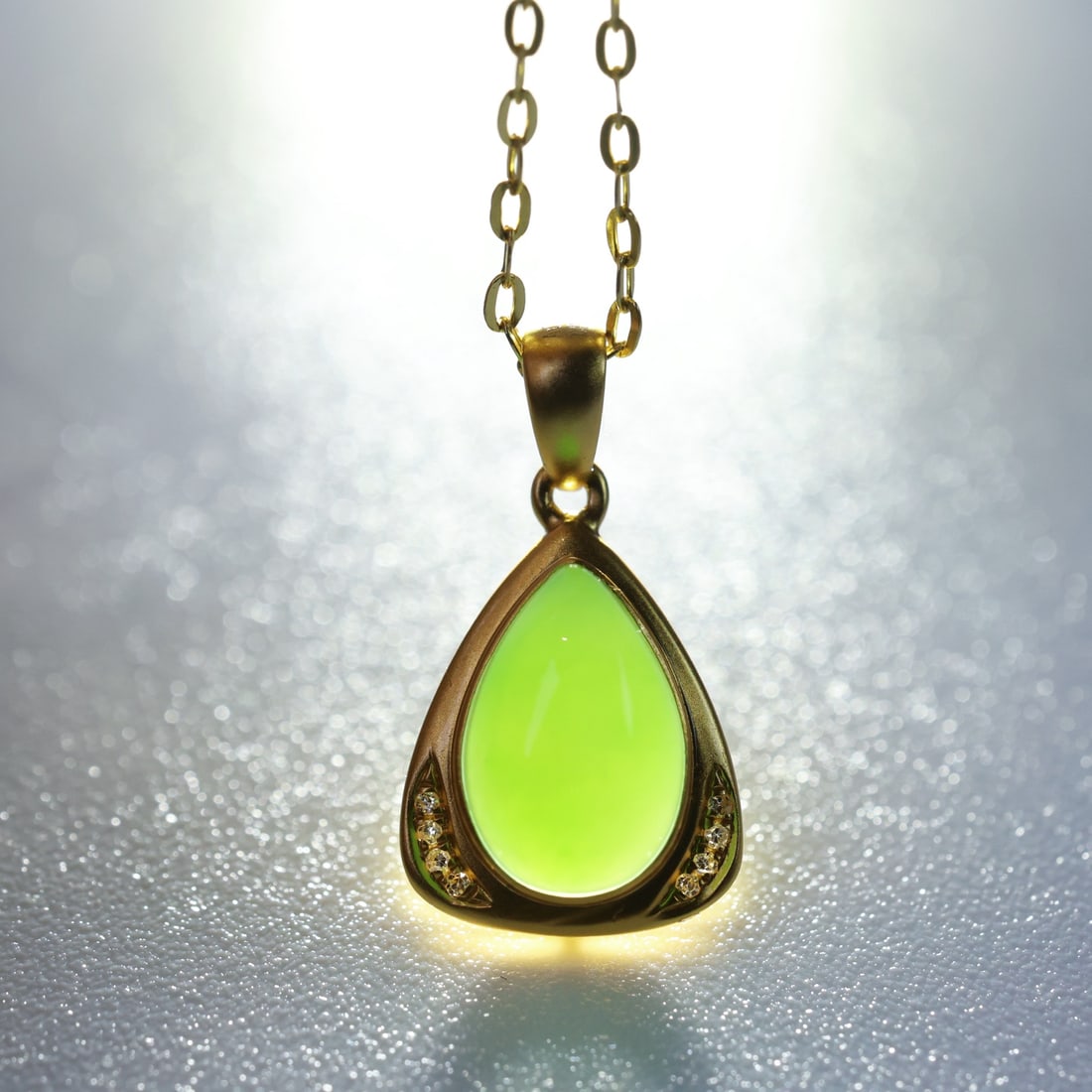 18K gold apple green jade pendant - 4