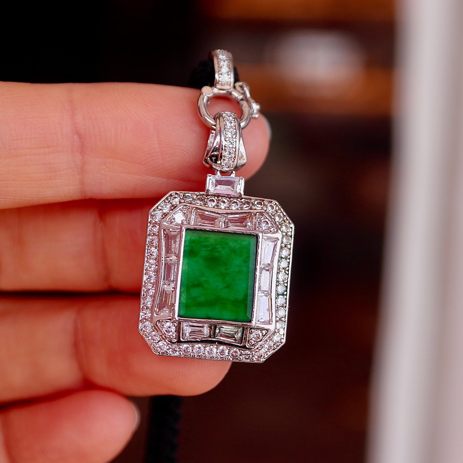 18K gold jade pendant - 8