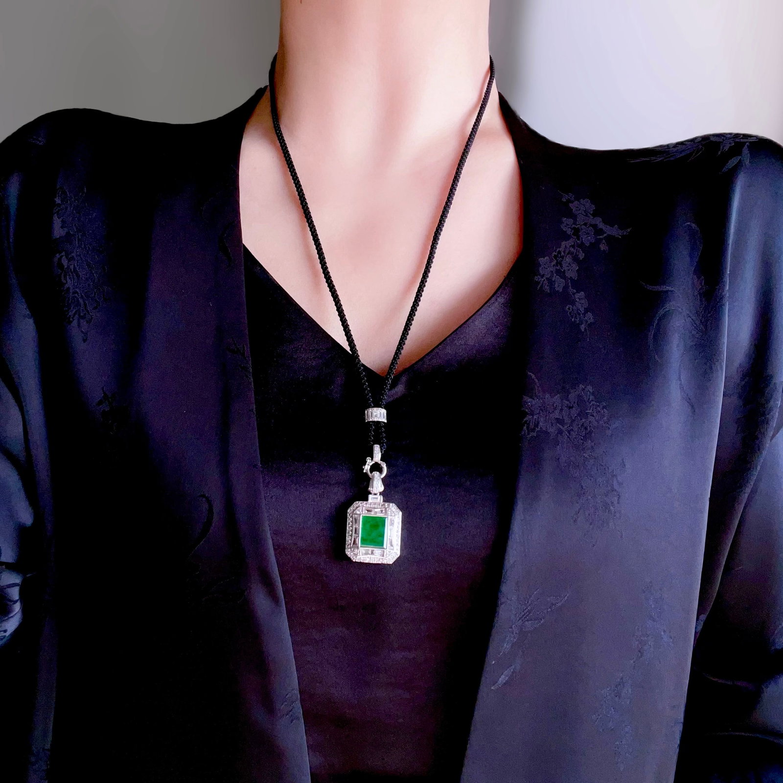 18K gold jade pendant - 9