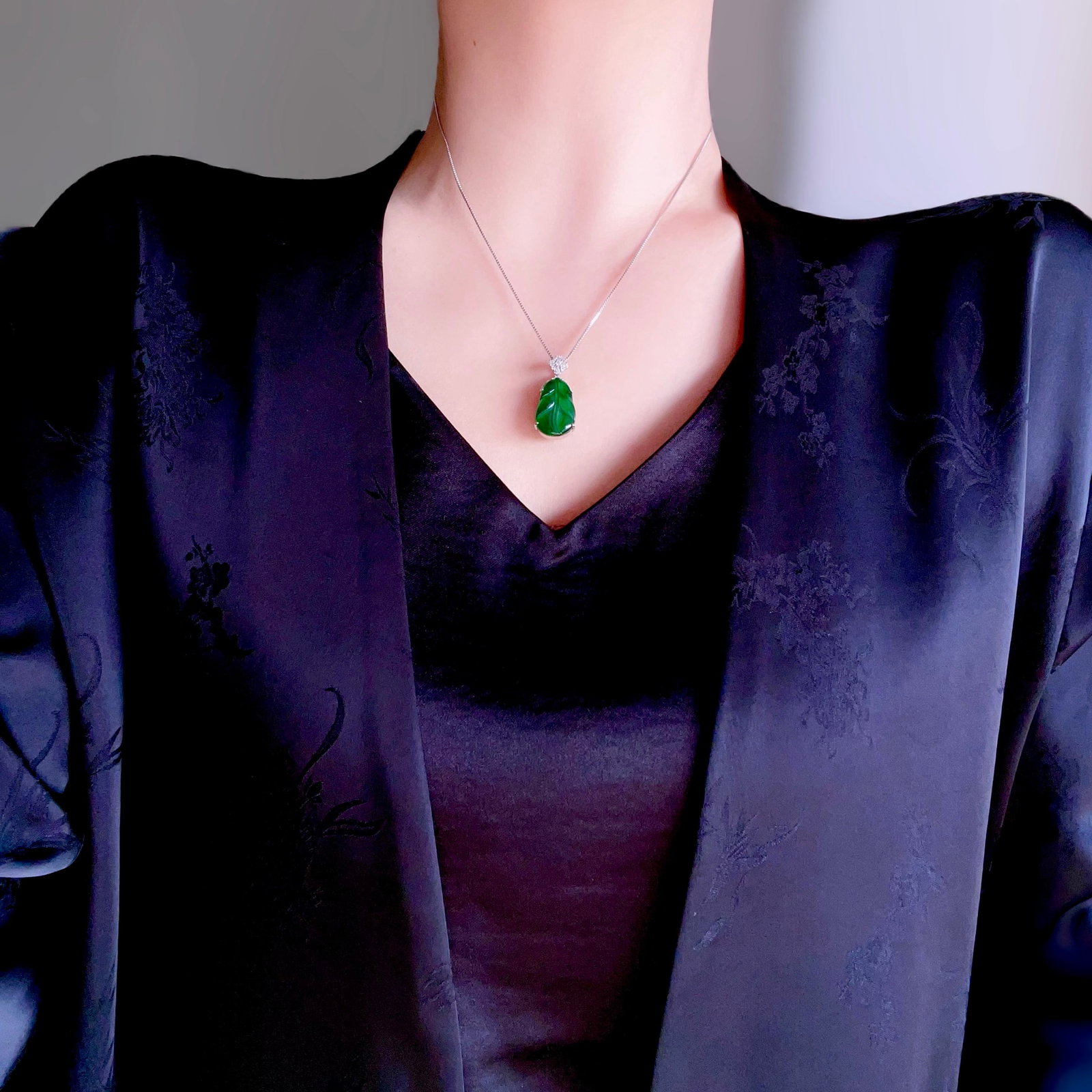 Jade leaf pendant - 9