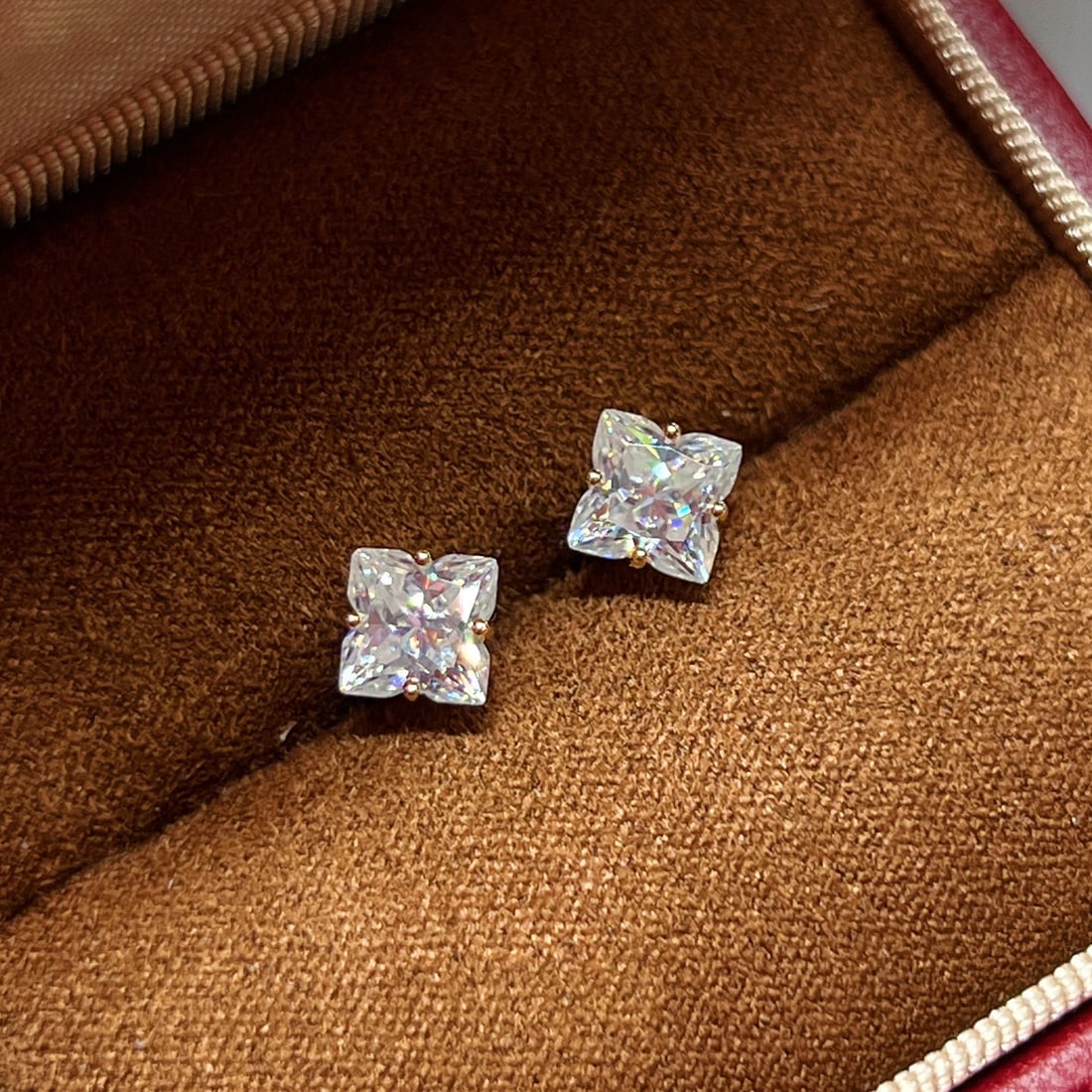 18K Gold Moissanite Stud Earrings - 2