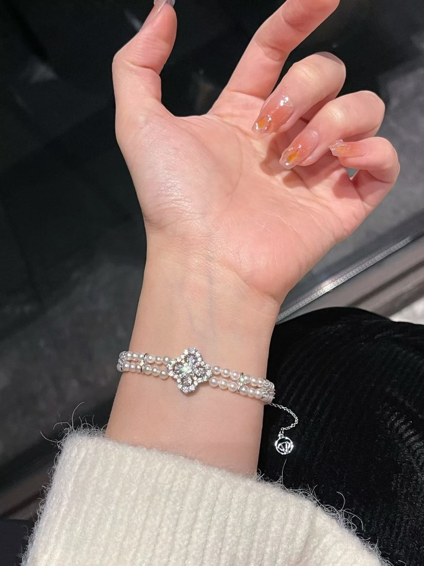 Double-row four-leaf clover pearl bracelet - 4