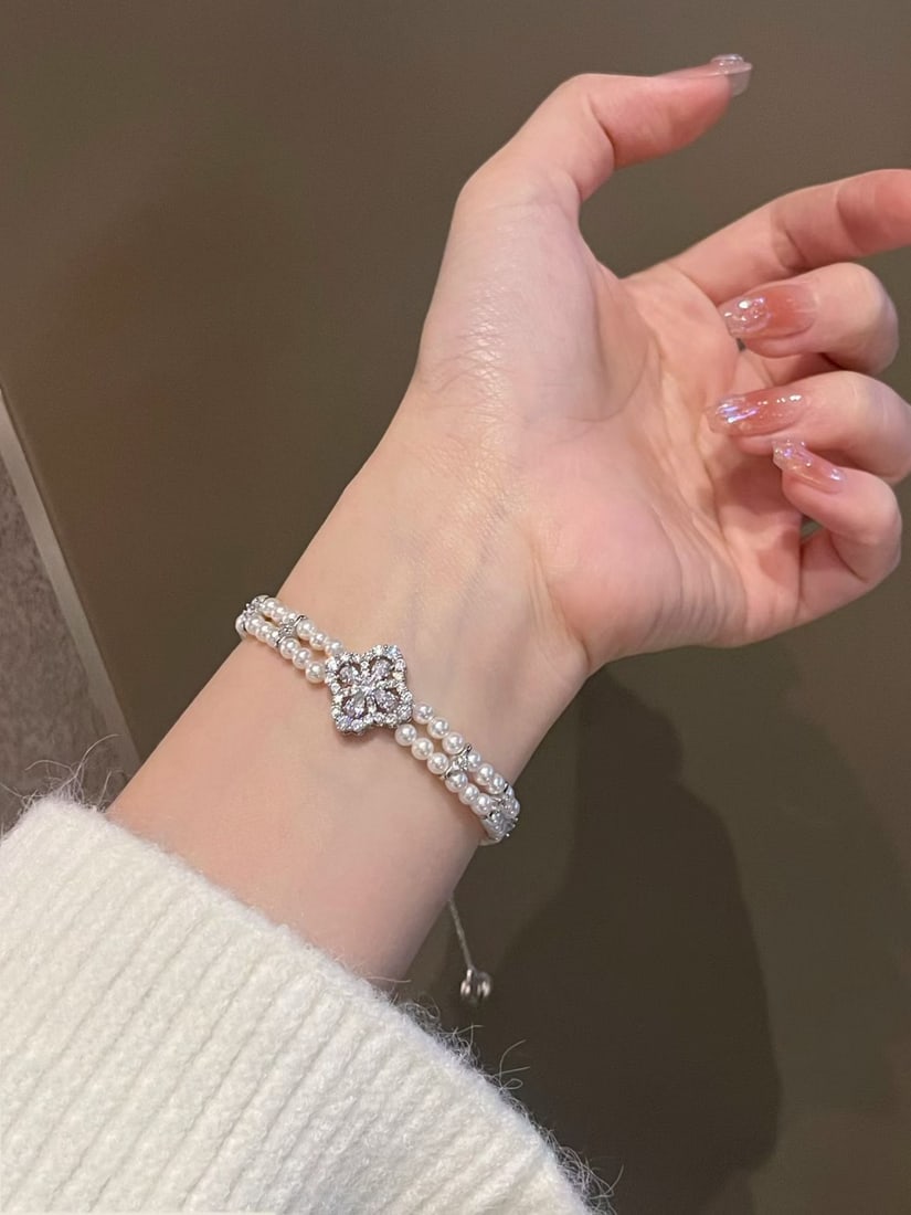Double-row four-leaf clover pearl bracelet - 5