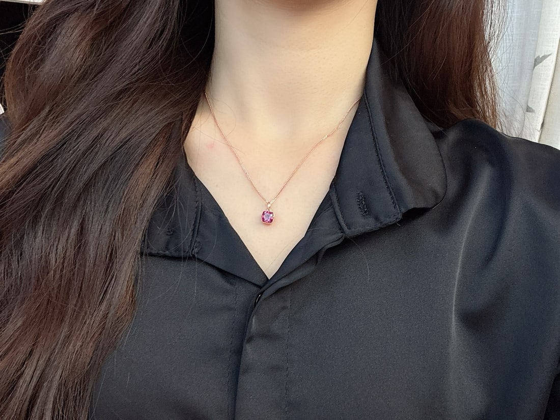 18K Gold Garnet Pendant - 9