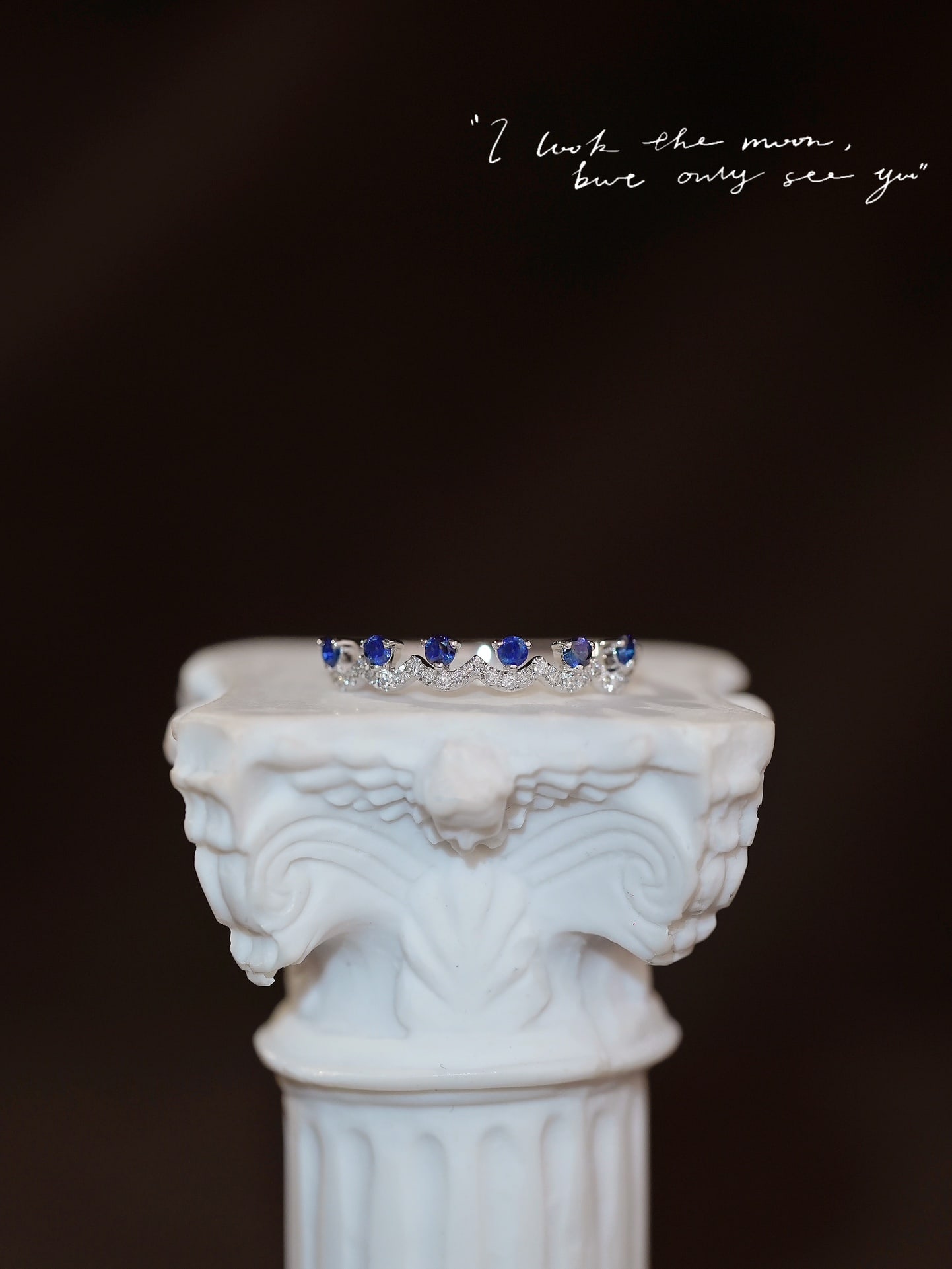 18K gold sapphire ring: Title: 18K gold sapphire ring Description: This 18K gold sapphire ring perfectly showcases elegance and delicacy. The rich sapphire color elevates the sense of luxury to the utmost, and the carefully