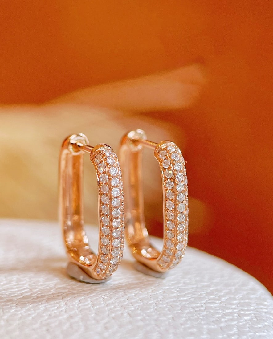 18K gold diamond U-shaped earrings (1 of 9)