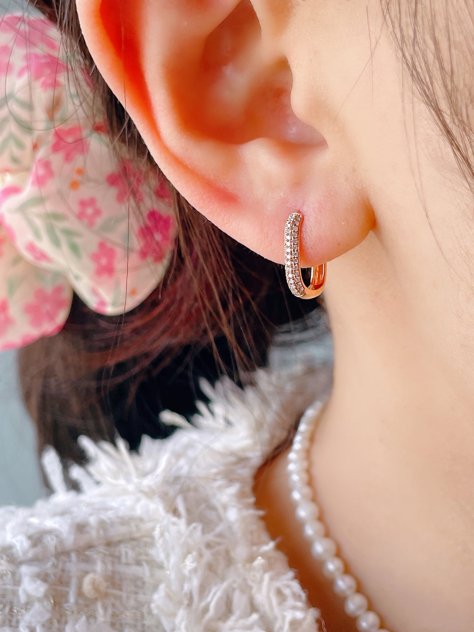 18K gold diamond U-shaped earrings - 8