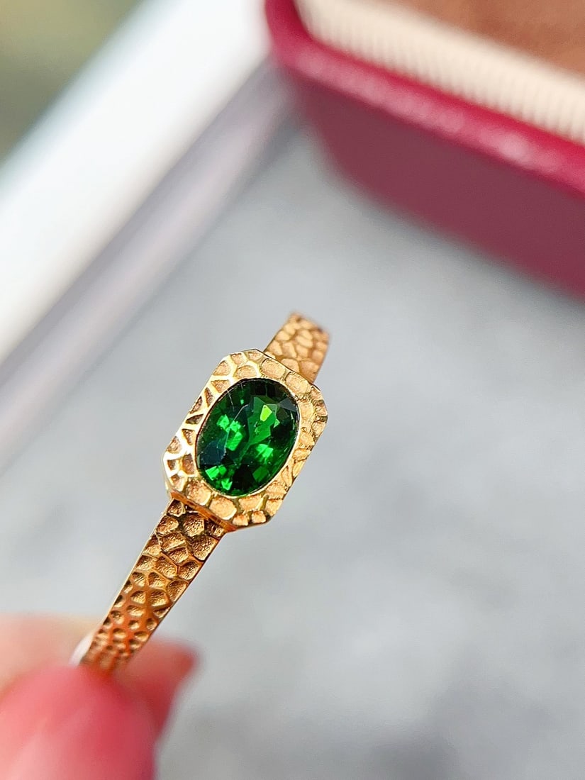 18K Gold Natural Tsavorite Garnet Ring - 2