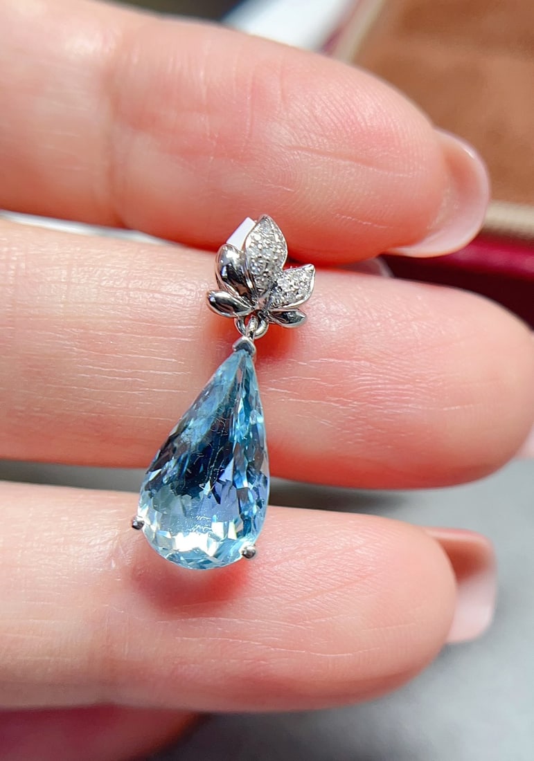 18K gold sea blue sapphire pendant - 4