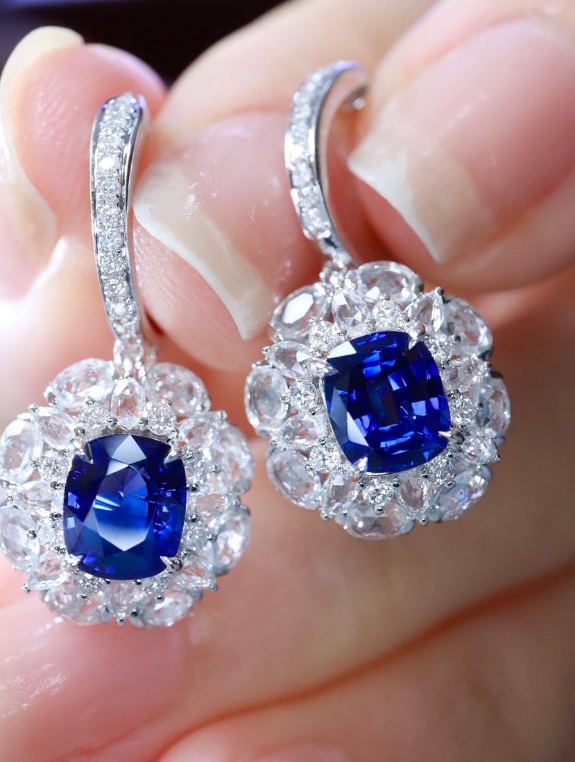 18K gold sapphire earrings (1 of 7)