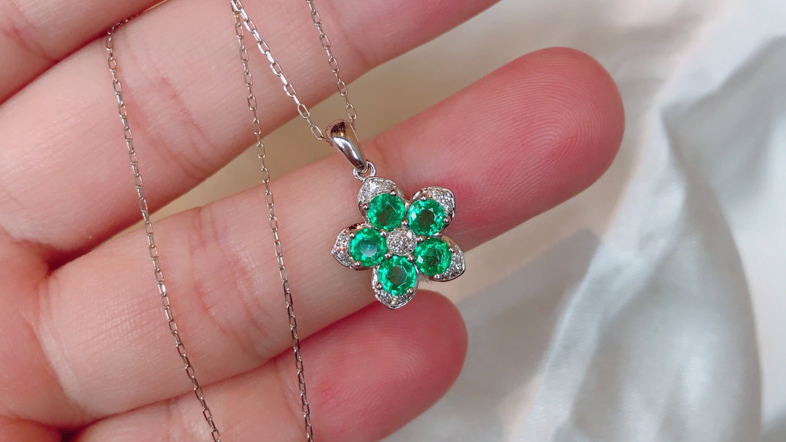 18K gold emerald pendant - 2