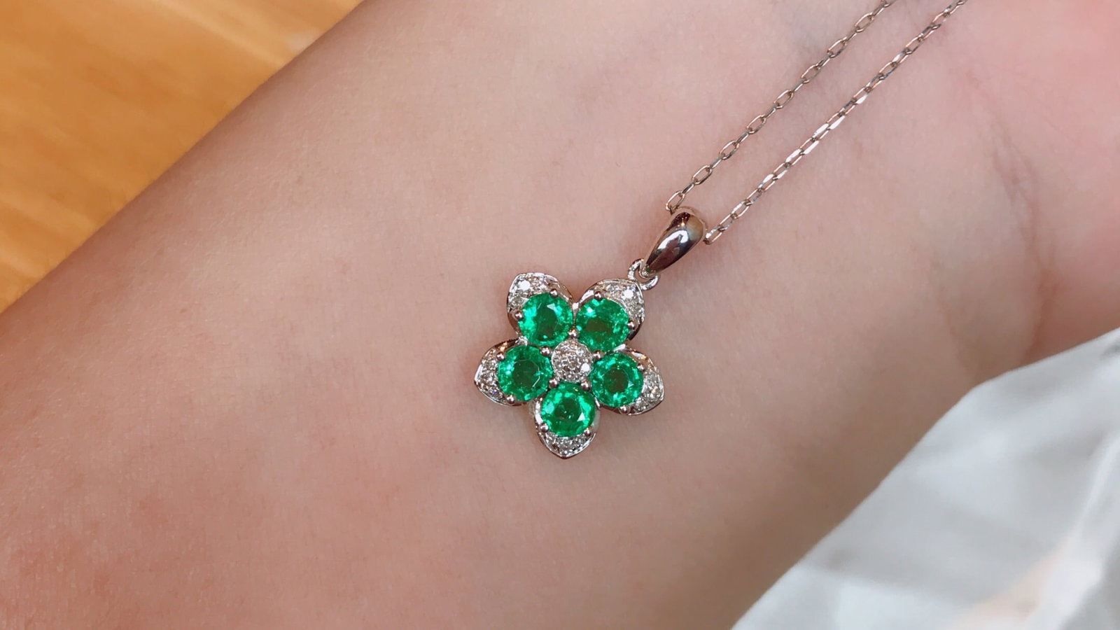 18K gold emerald pendant - 3