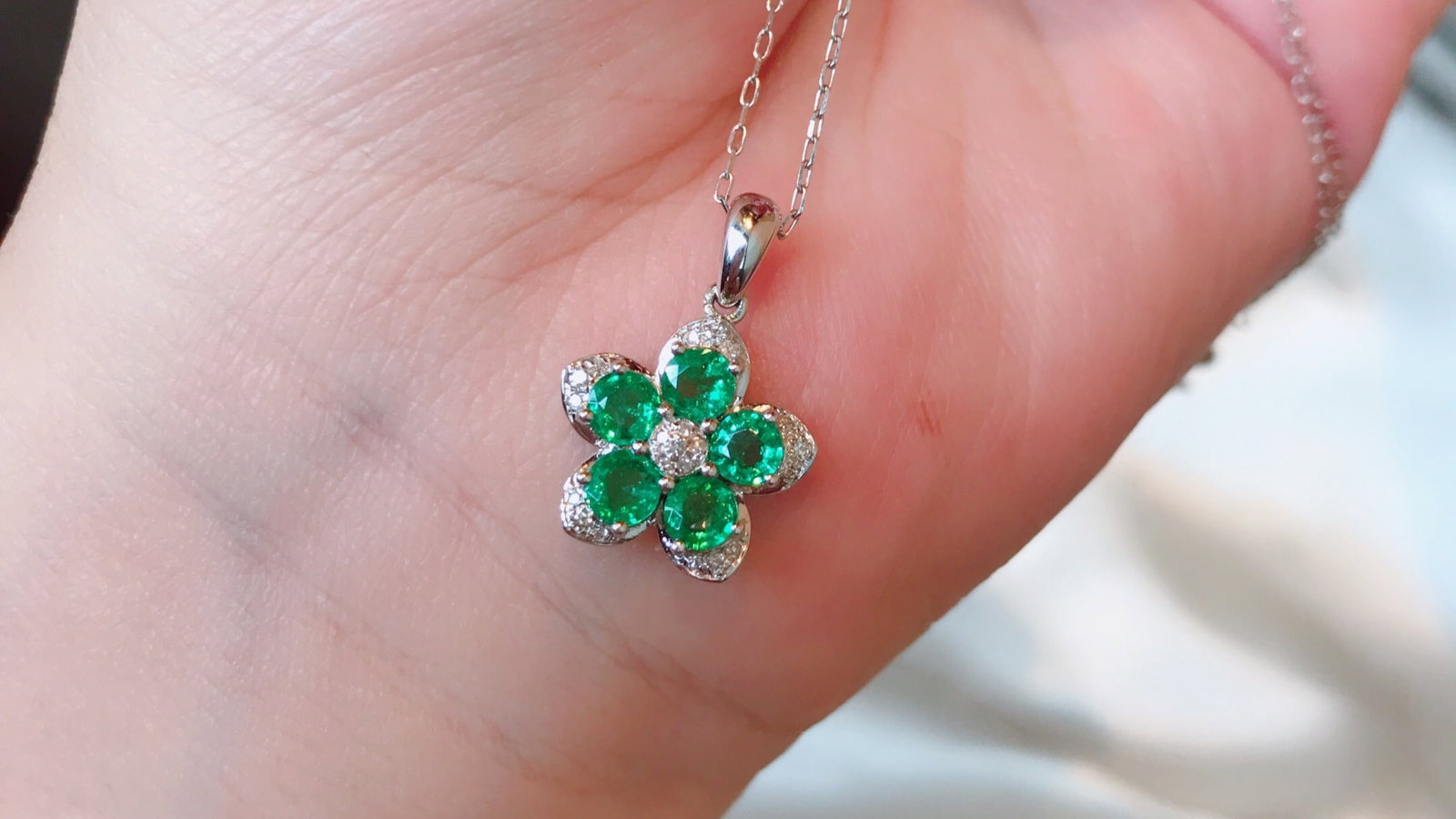 18K gold emerald pendant - 5