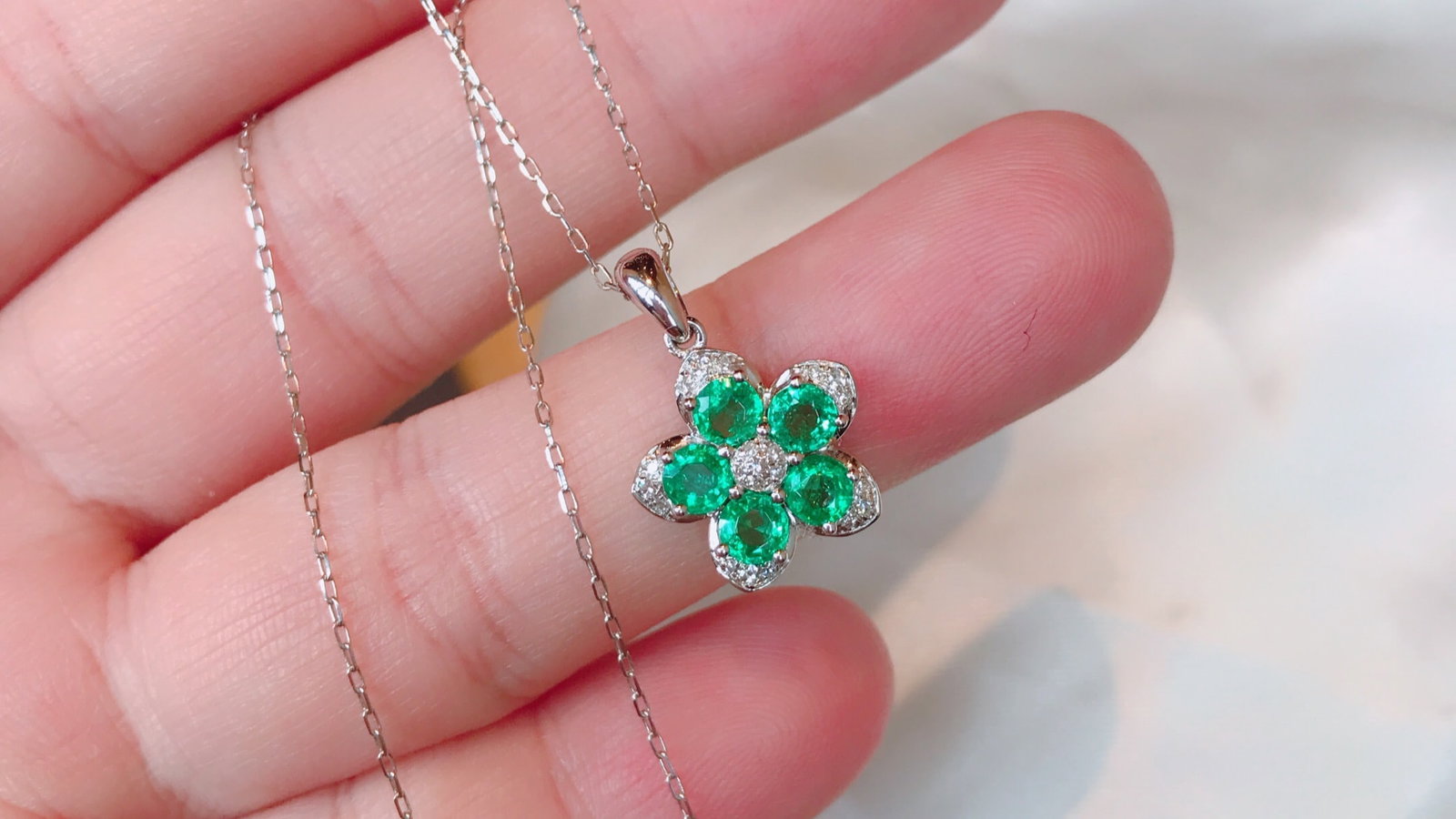 18K gold emerald pendant - 7