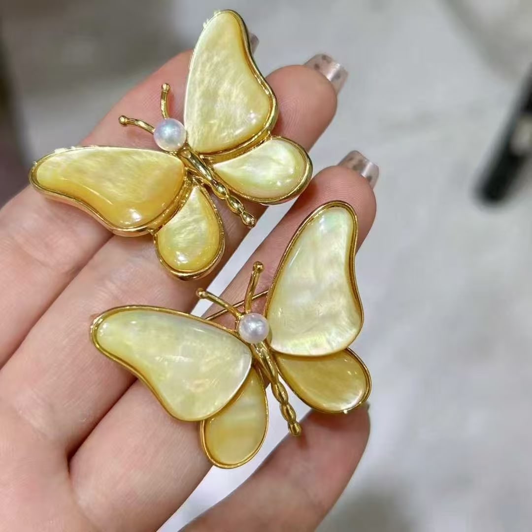 Freshwater pearl shell brooch - 2