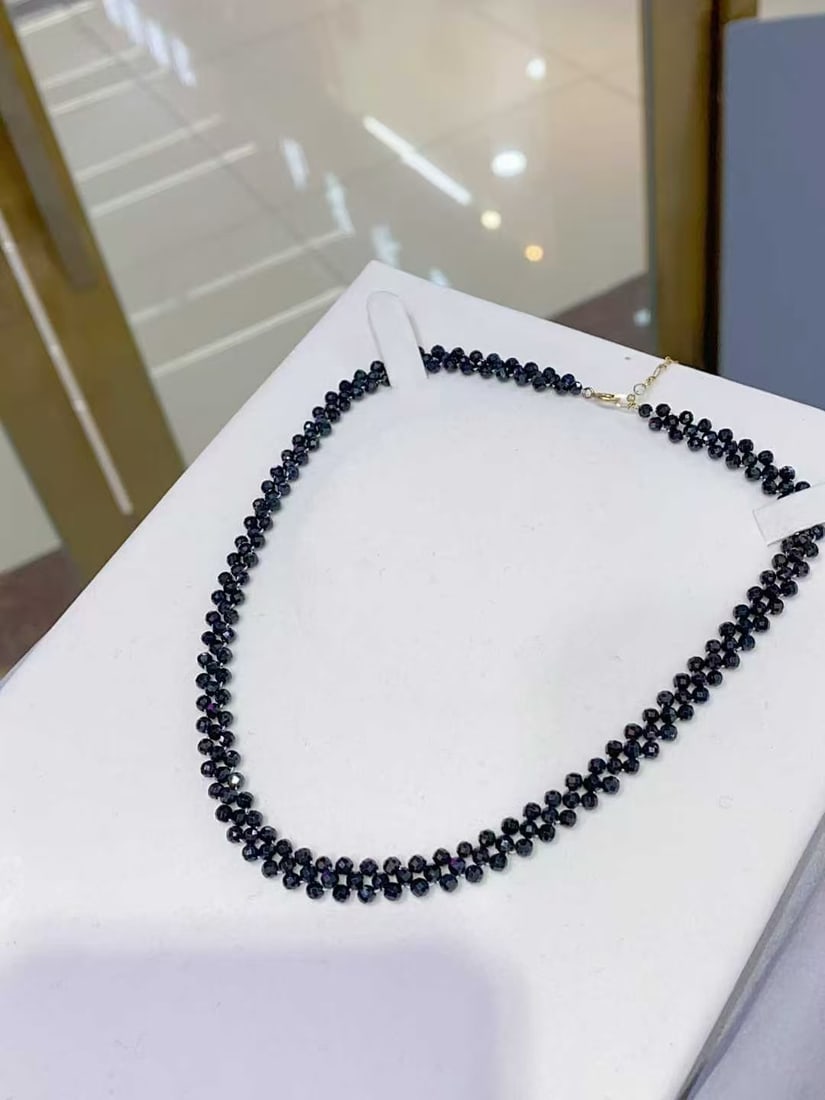 Black pointed crystal necklace (1 of 4)