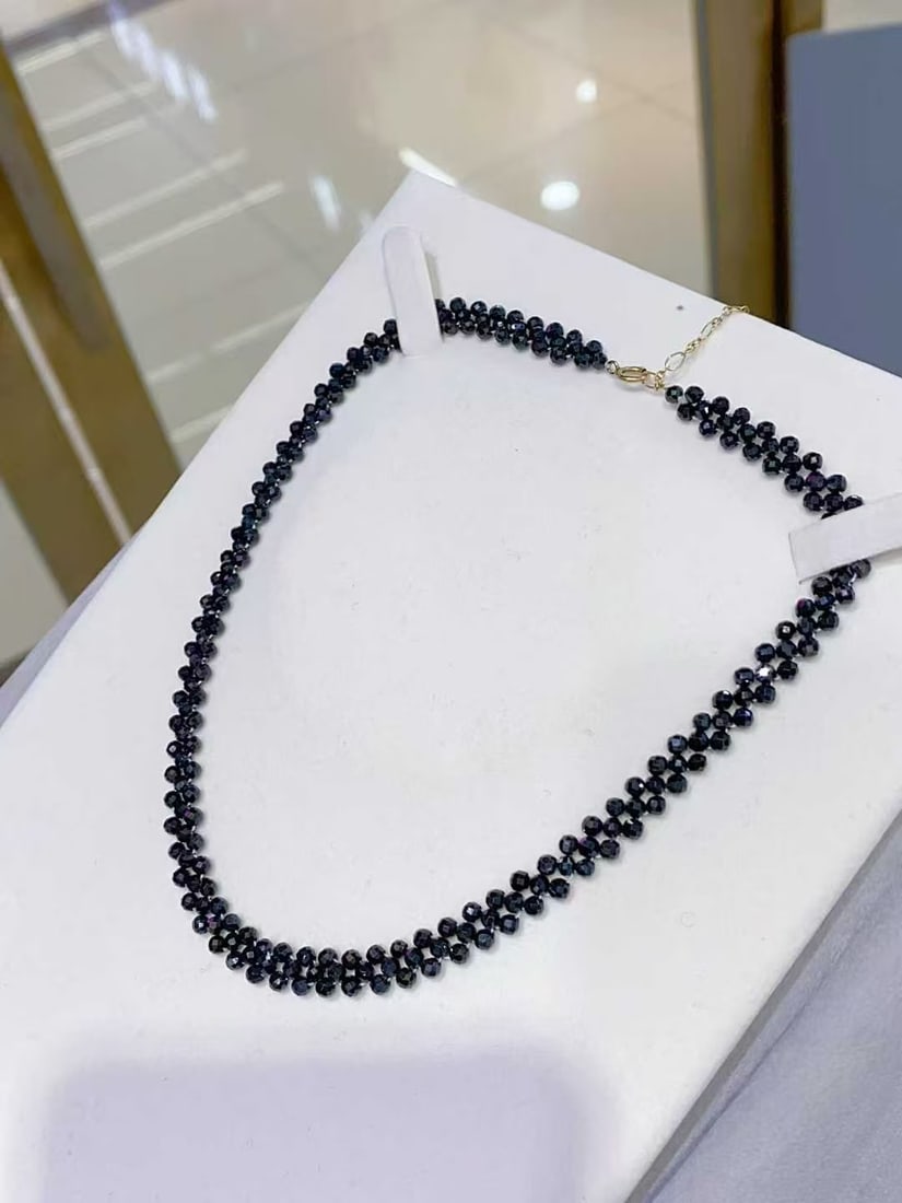 Black pointed crystal necklace - 2