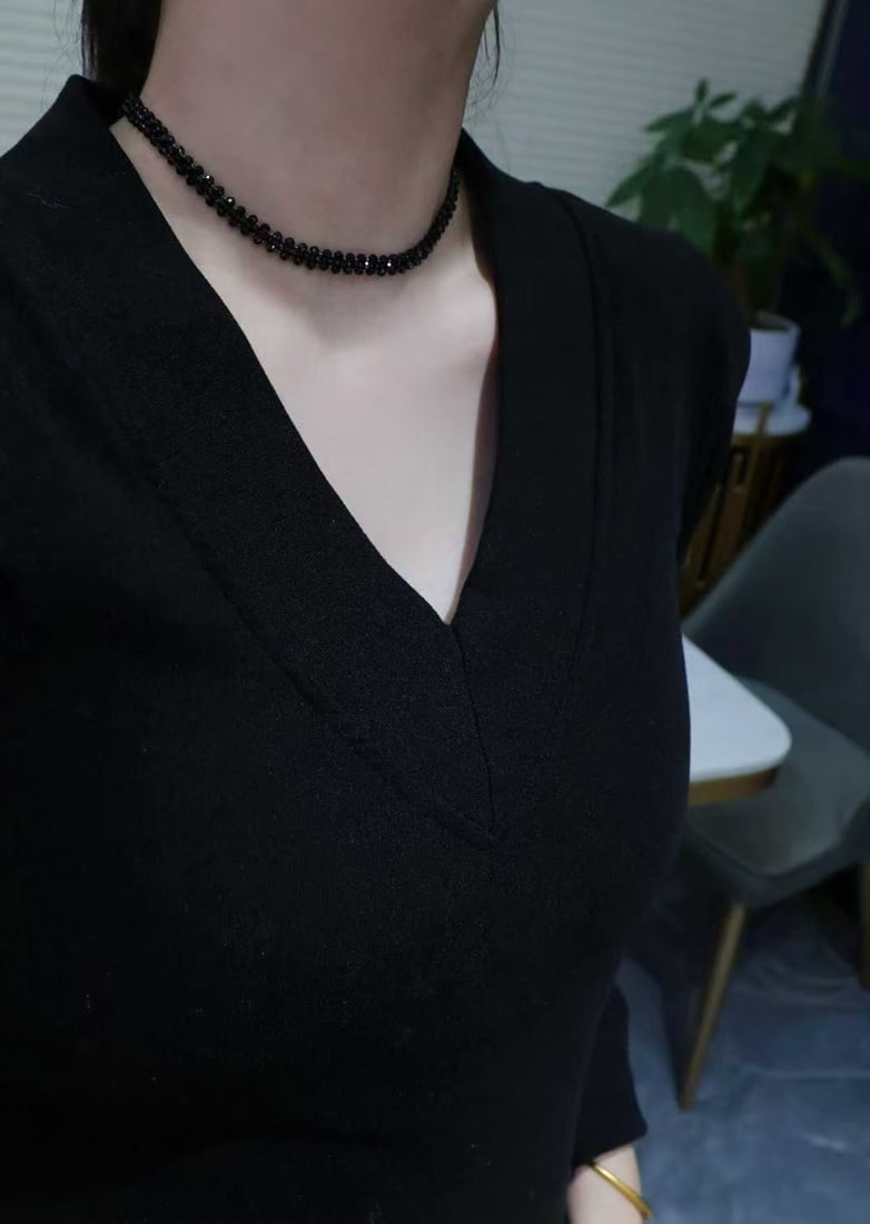 Black pointed crystal necklace - 3