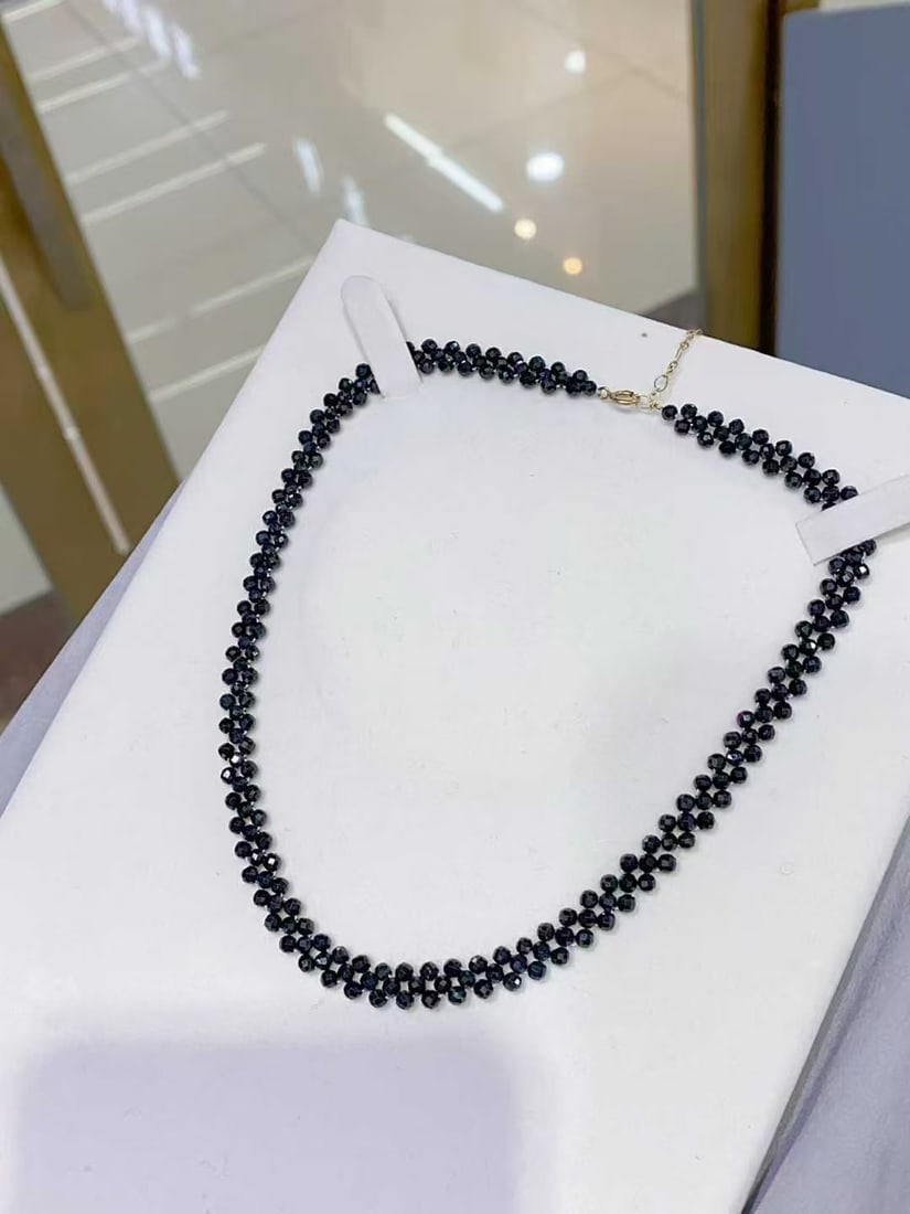 Black pointed crystal necklace - 4