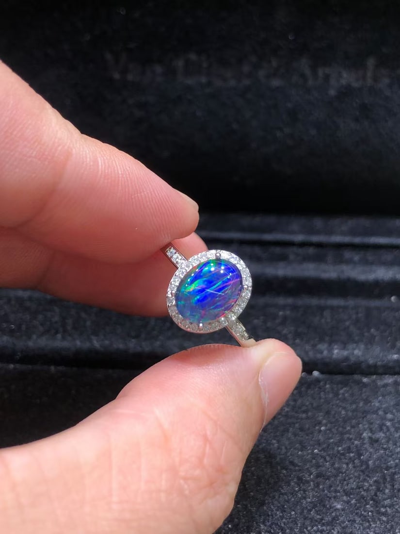 S925 pure silver opal ring: Title: S925 pure silver opal ring Description: This Opal ring captivates with its unique charm of natural gemstones, as if it gathers the brilliance of the starry sky and the beauty of the aurora betw