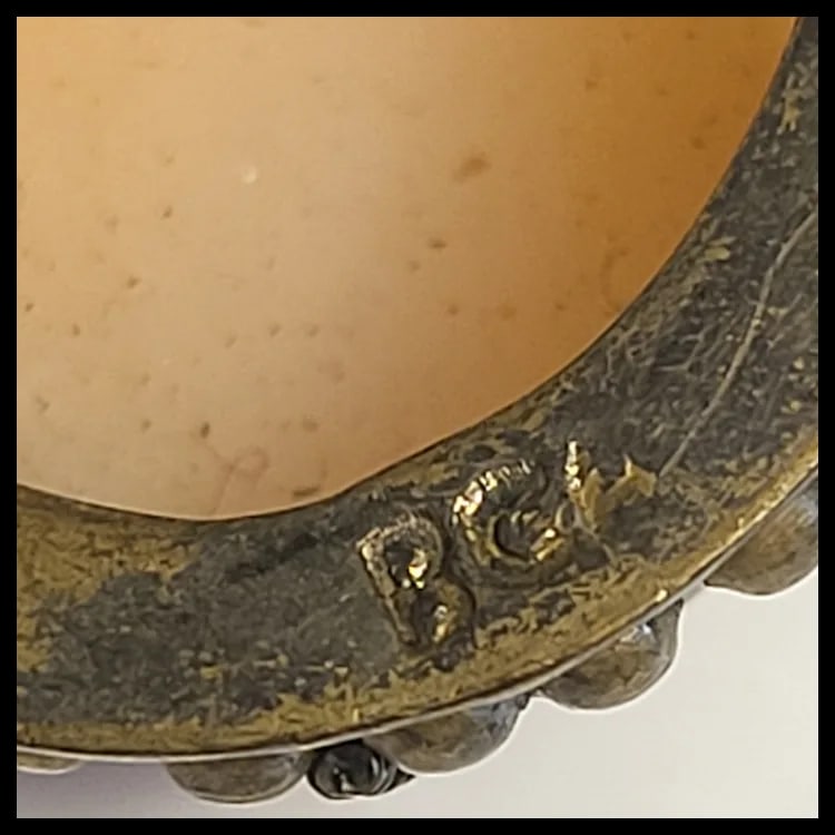 Vintage Cameo Pin/Brooch - 7