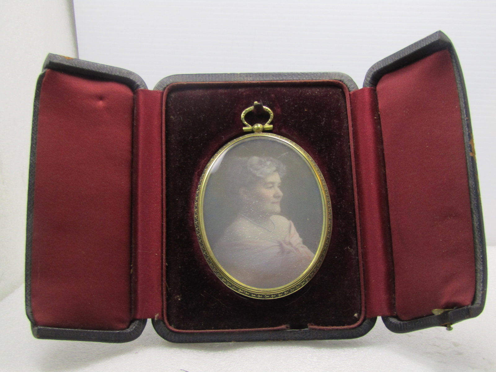 Antique Hinged Leather Easel Photo Display With Photo, 6" X 4.5". Early 1900's - 11