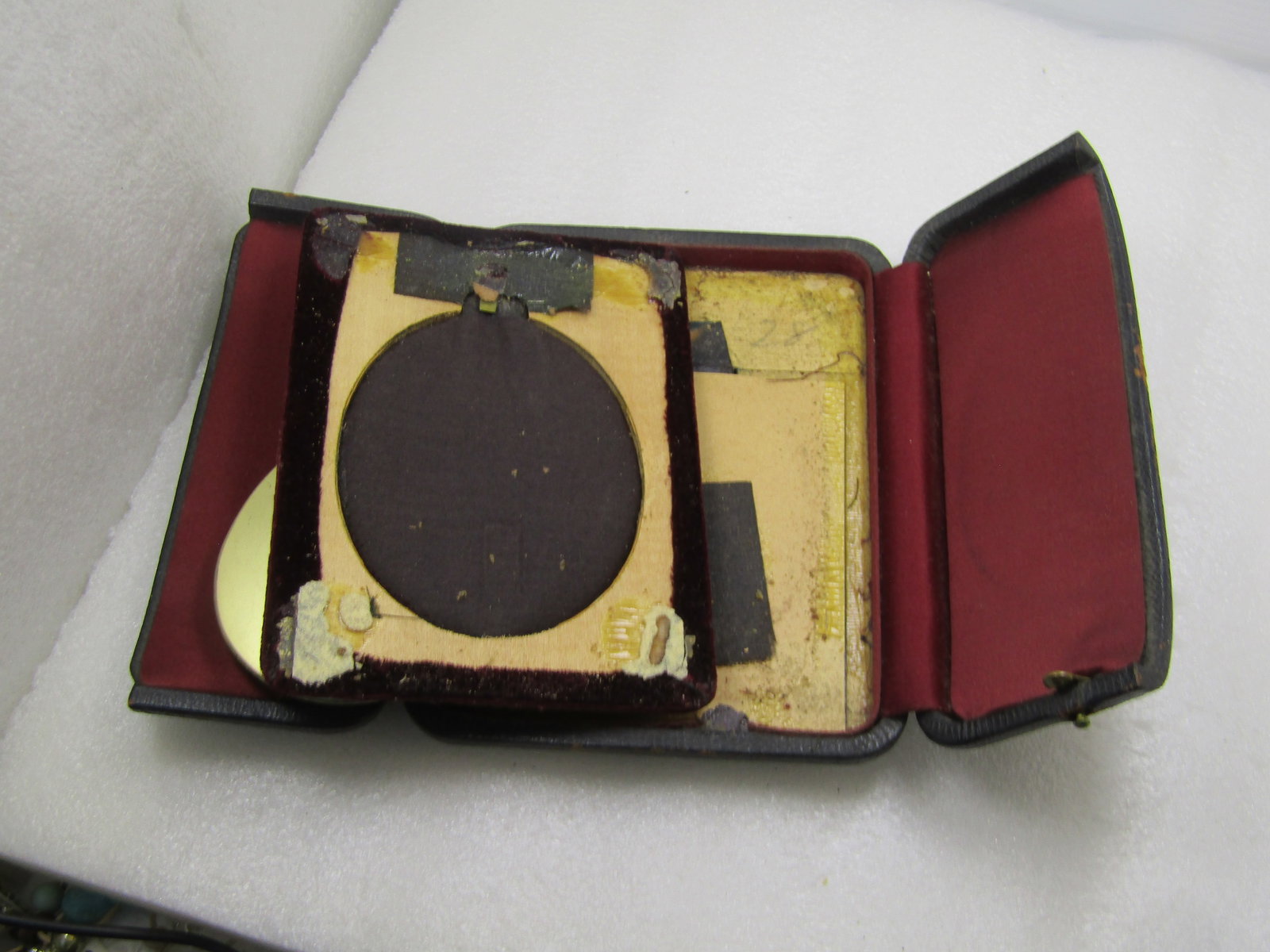 Antique Hinged Leather Easel Photo Display With Photo, 6" X 4.5". Early 1900's - 7