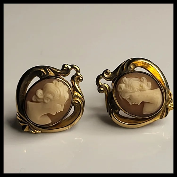 Vintage Ornate Shell Filigree Screw Back Cameo Earrings - 2