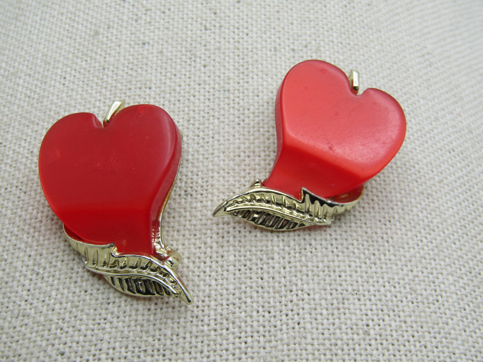 Vintage Red Thermoset Heart Earrings, Clip, Mid-Century - 2