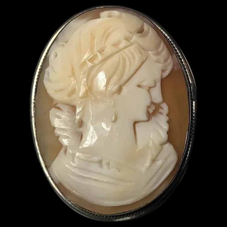 Vintage Silver Hand-Carved Shell Cameo Pendant/Brooch (1 of 5)