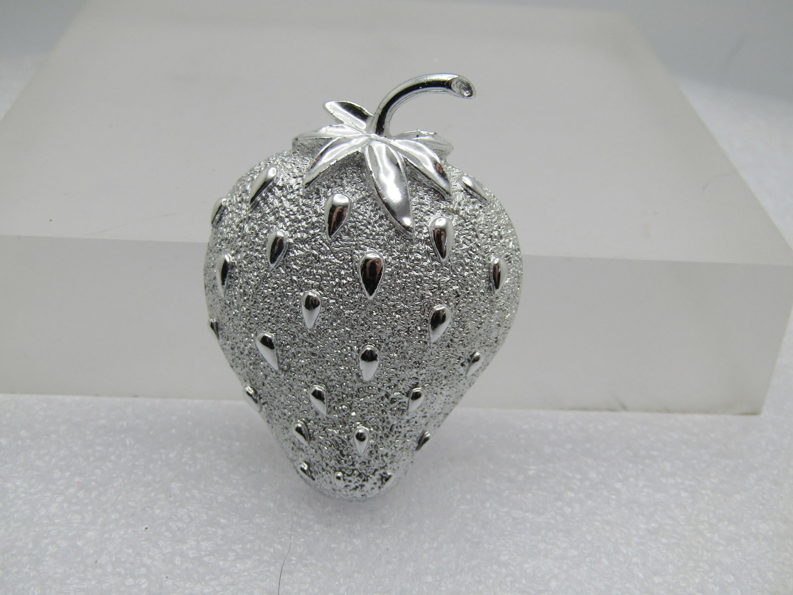 Vintage Strawberry Brooch, Sarah Coventry, 1960's-1970's - 5