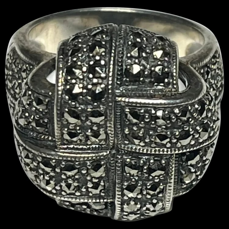 Vintage Sterling Silver and Marcasite Woven Ring (1 of 10)