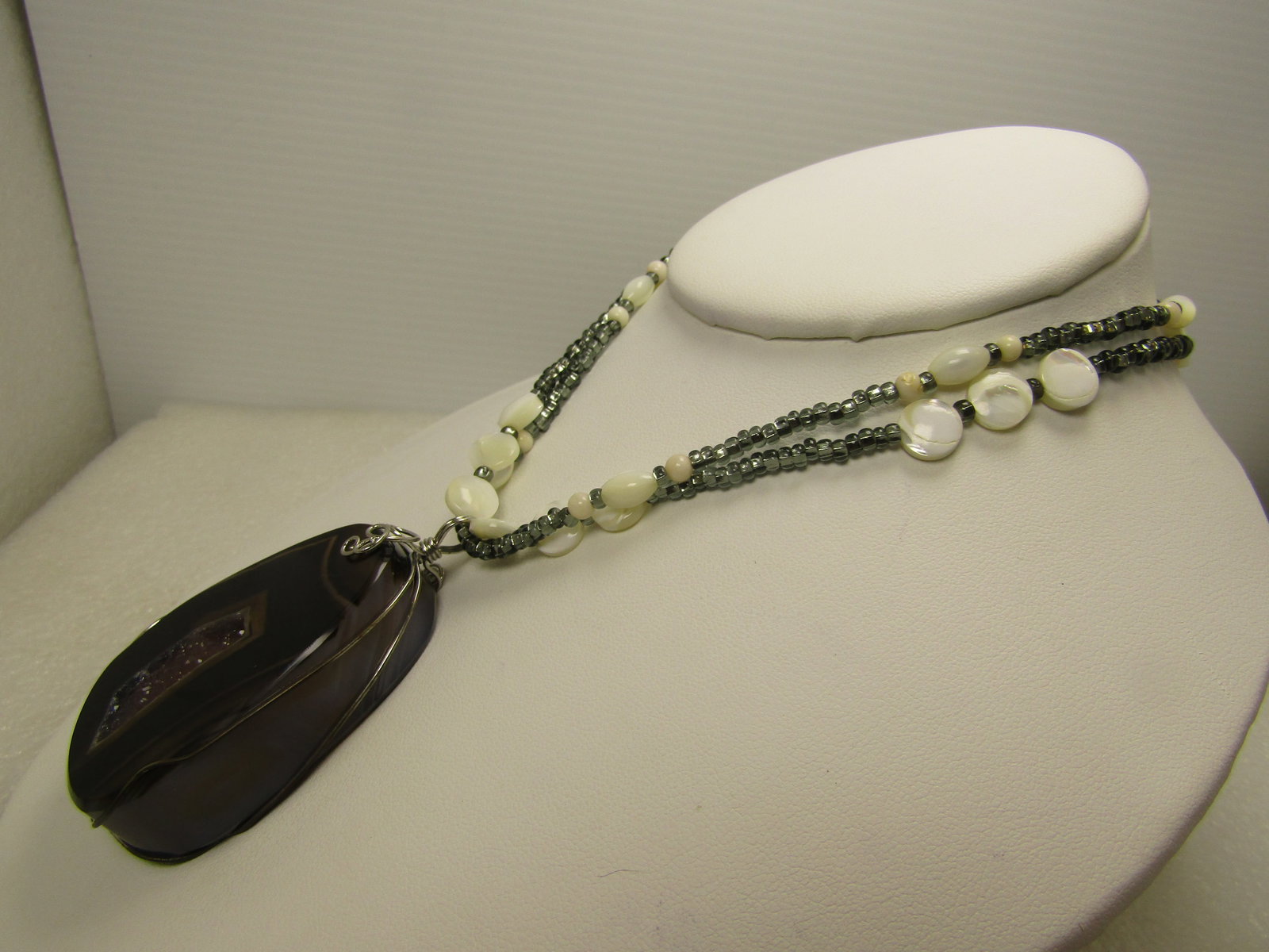 Brown Agate & Druzy Quartz MOP Necklace, Multi-Strand 28". 1980's-1990's - 2