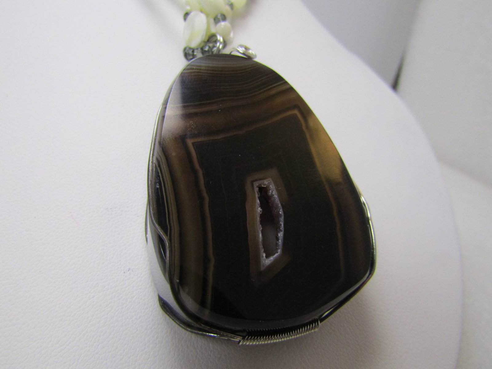 Brown Agate & Druzy Quartz MOP Necklace, Multi-Strand 28". 1980's-1990's - 6