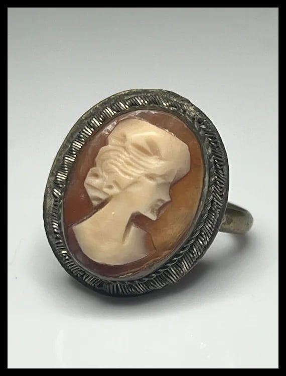 Vintage Carved Shell Cameo Ring - 2